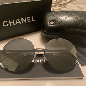 😎Fabulous Auth. Chanel Crosshatch Sunglasses😎